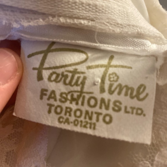 Vintage White Lace Wedding Gown - Prairie Dress - Picture 4 of 4